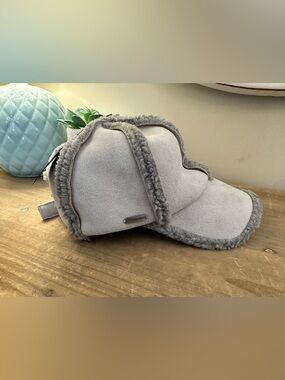 Steve Madden Unisex Gray Faux Shearling Cap